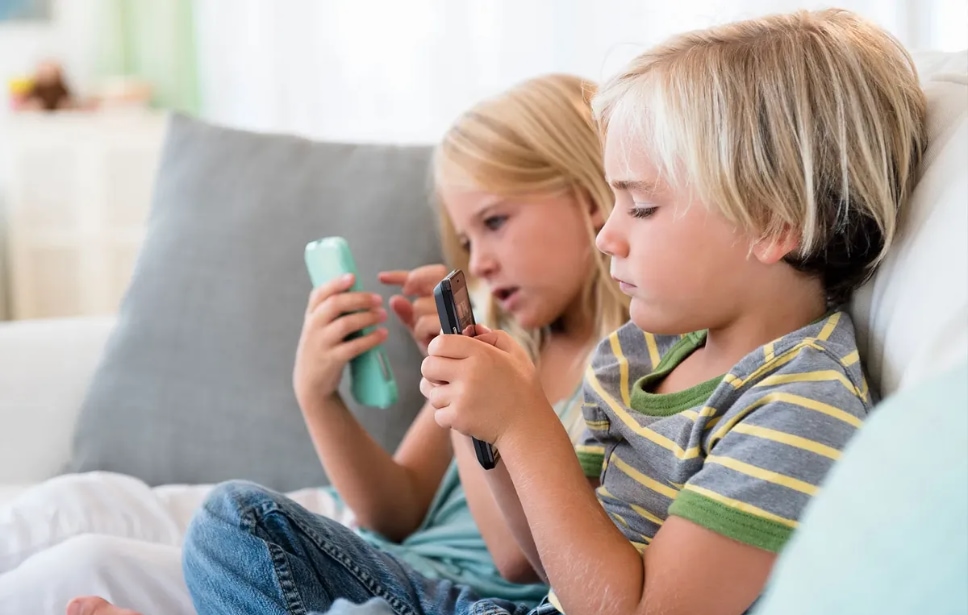 شبکه های اجتماعی چگونه بر کودک تاثیر می‌گذارند؟