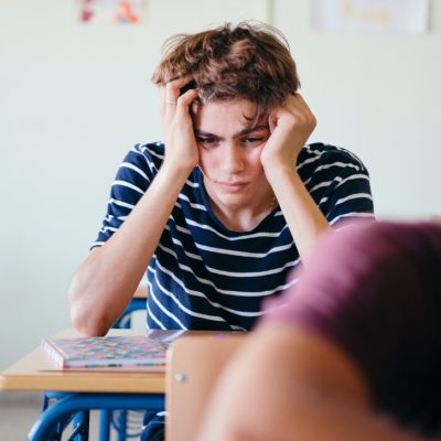 استرس در نوجوانان؛ دلایل و راهکارها