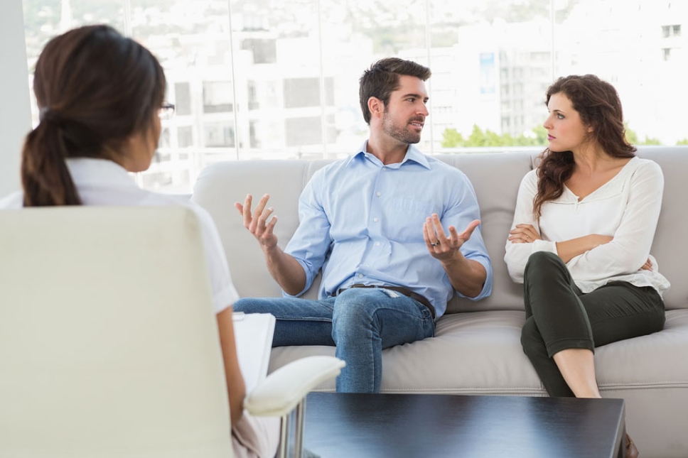 چه زمانی به زوج درمانگر مراجعه کنیم؟