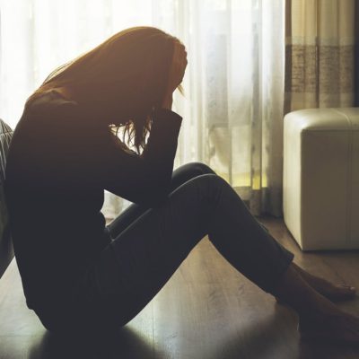 افسردگی در بزرگسالان؛ علائم و راهکارها