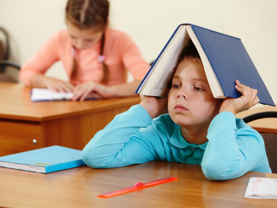 نحوه برخورد با دانش آموز بیش فعال؛ راهکارهایی برای معلمان