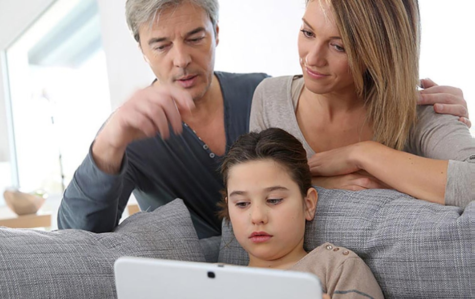 چطور والدین هلیکوپتری نباشیم؟