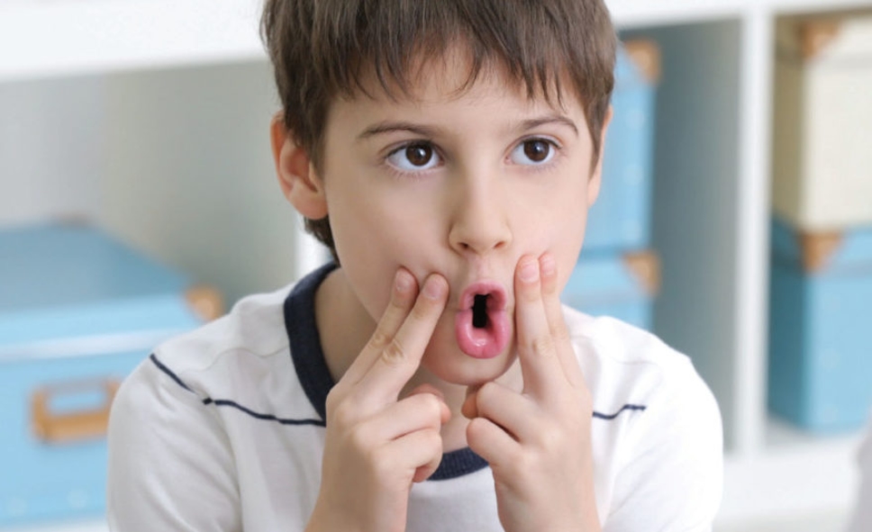 تیک عصبی کودک و نکاتی برای والدین