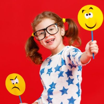 مراحل رشد عاطفی کودک چیست؟ راه های تقویت رشد عاطفی کودکان
