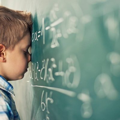 چگونه به کودک آموزش دهیم با شکست کنار بیاید؟ آموزش مواجه شدن کودک با شکست